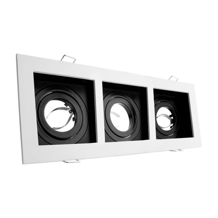 ADE-111-DECORATIVO EMPOTRABLE PARA SPOT TRIPLE CON BASE MR16 CONTORNO BLANCO